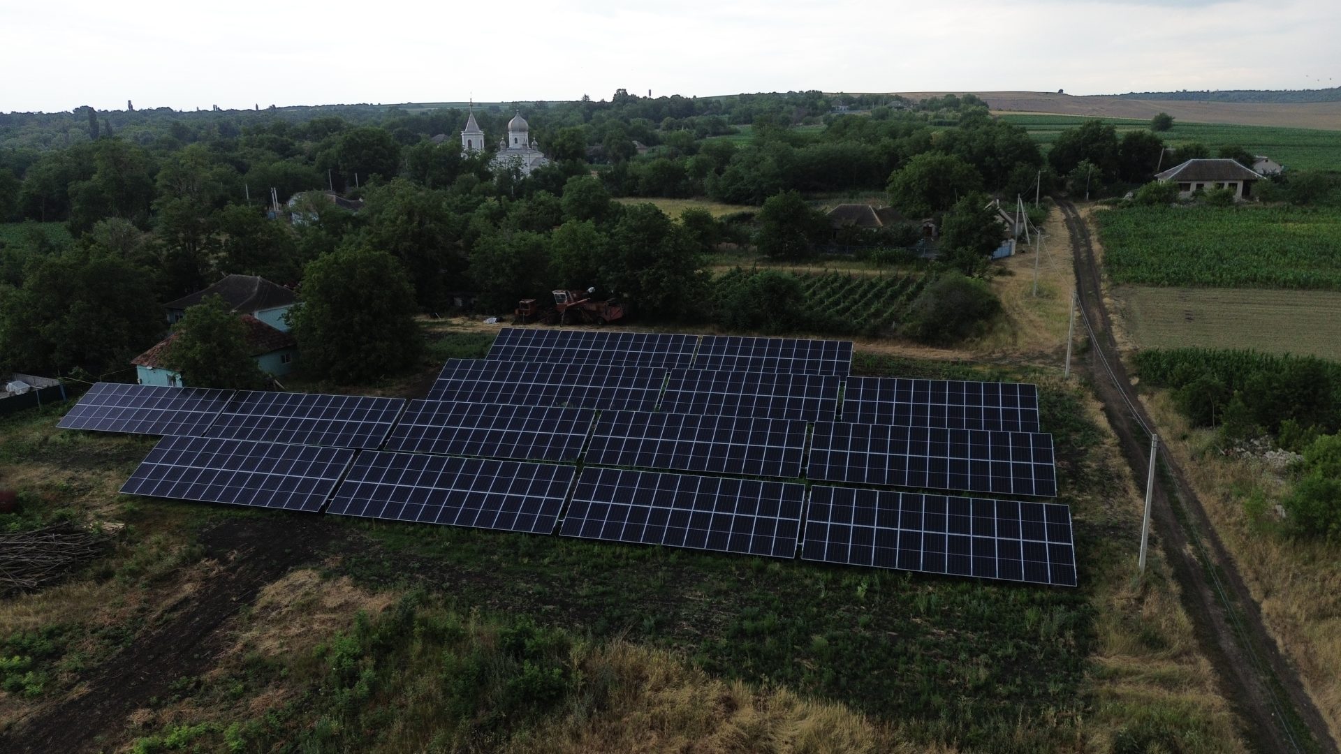 montaj-panouri-solare-ferma-moldova