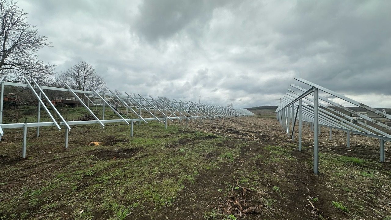 montaj-panouri-solare-ferma-moldova