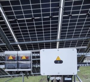 Conflict stabilizator – invertor hibrid