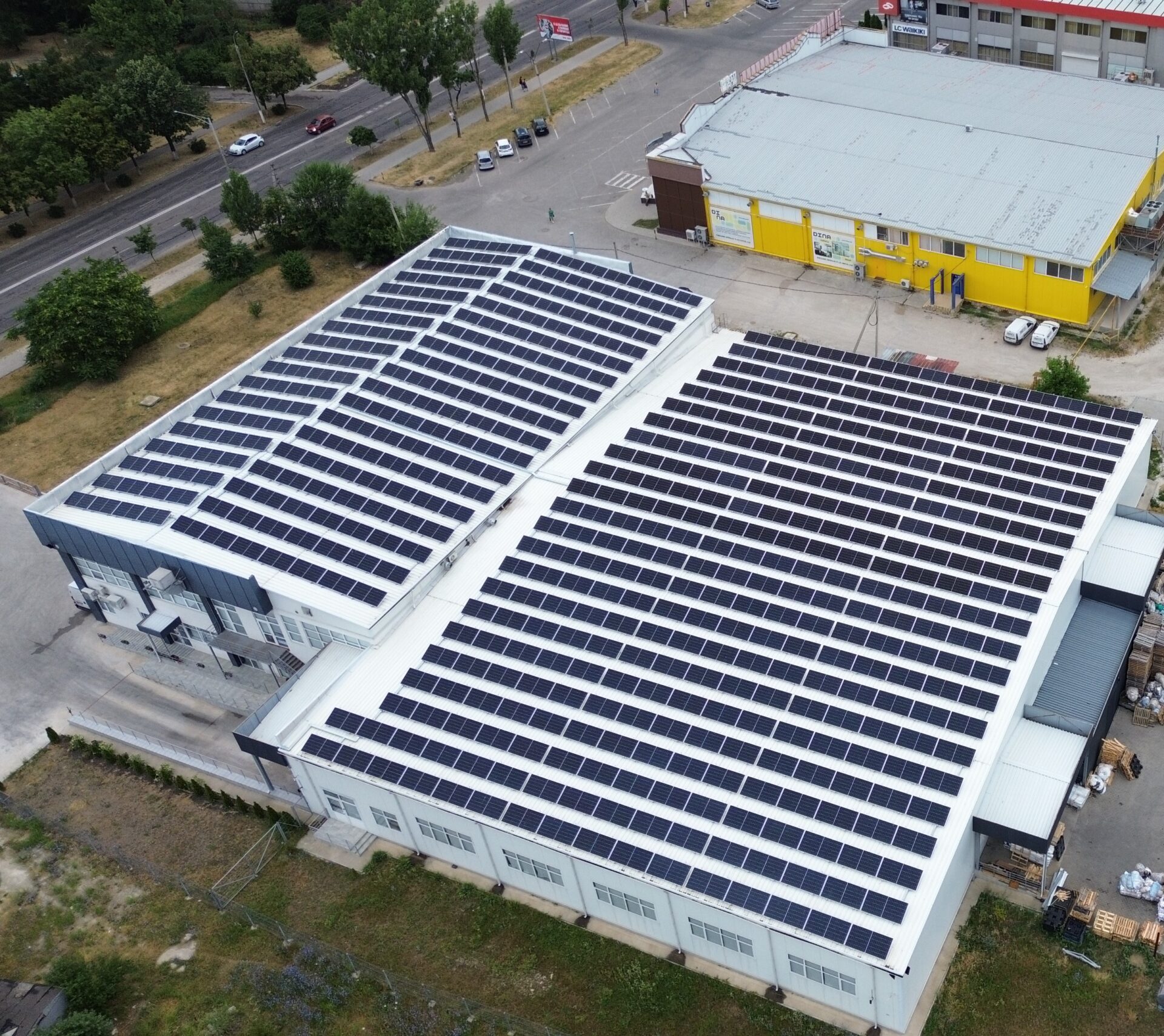 Modernizare stație fotovoltaică 325kW Immobiliare Tabiago panouri solare Moldova