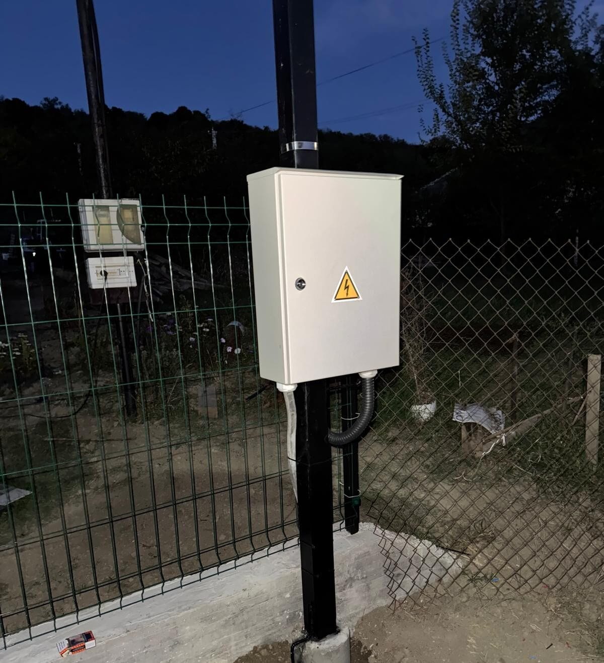 Invertor și panouri fotovoltaice 11kW, monitorizare în timp real, Vărzărești