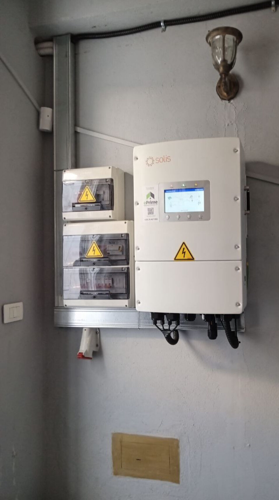 Invertor performant și panouri fotovoltaice 12kW Codru, monitorizare în timp real