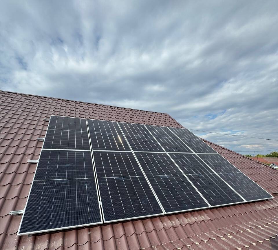 Invertor performant și panouri fotovoltaice 10kW Varnița monitorizare în timp real