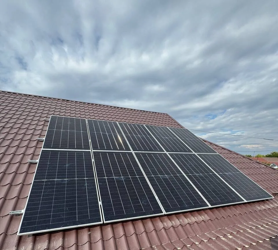 Invertor performant și panouri fotovoltaice 10kW Varnița monitorizare în timp real