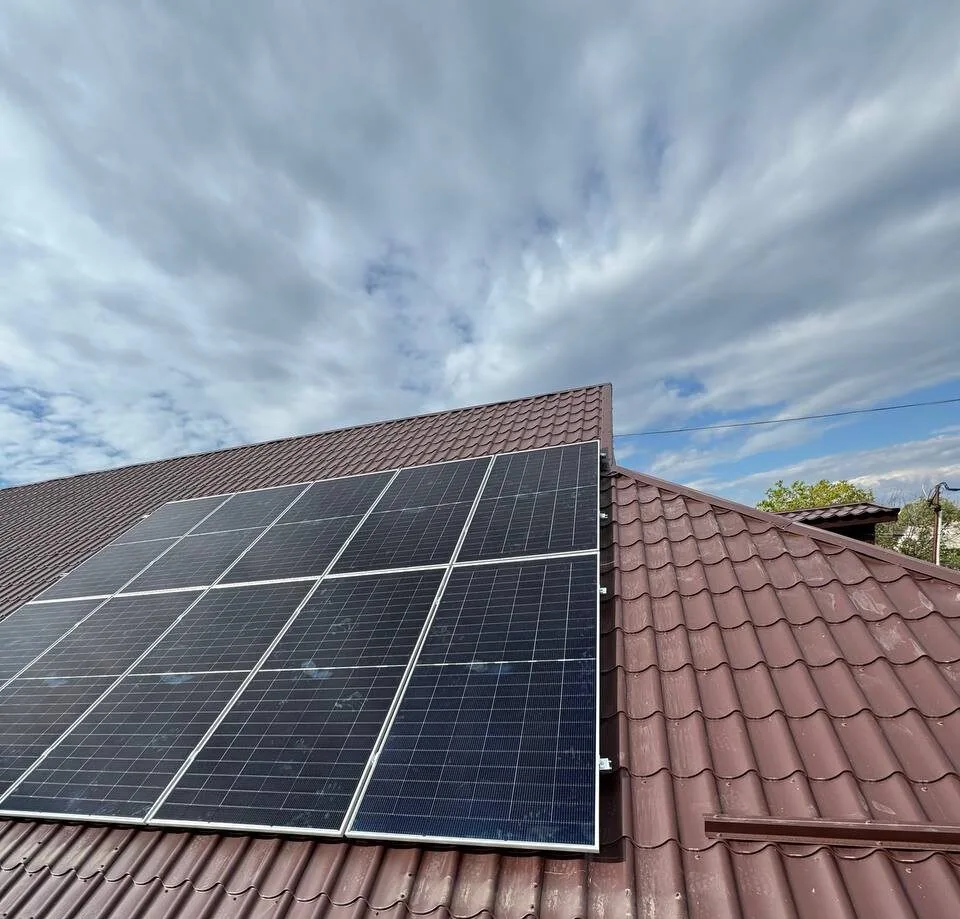 Invertor performant și panouri fotovoltaice 10kW Varnița monitorizare în timp real