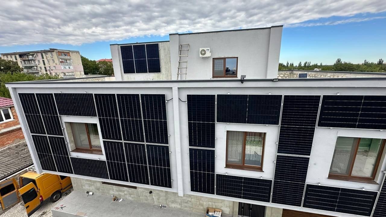 Panouri fotovoltaice și invertor performant 23kW Glodeni monitorizare în timp real