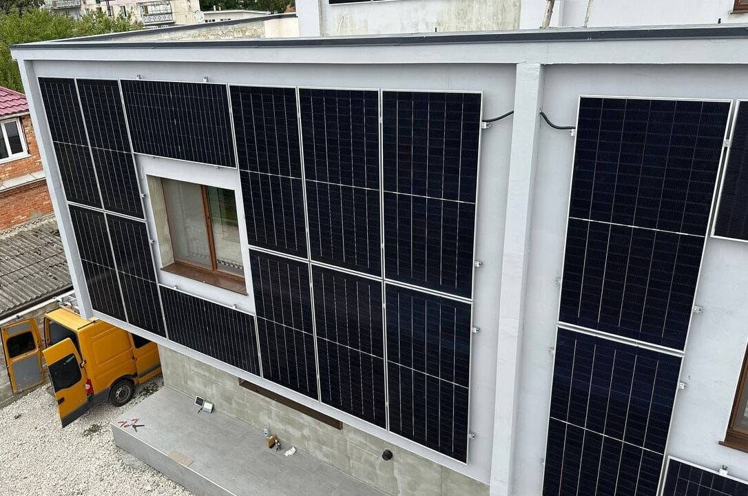 Panouri fotovoltaice și invertor performant 23kW Glodeni monitorizare în timp real