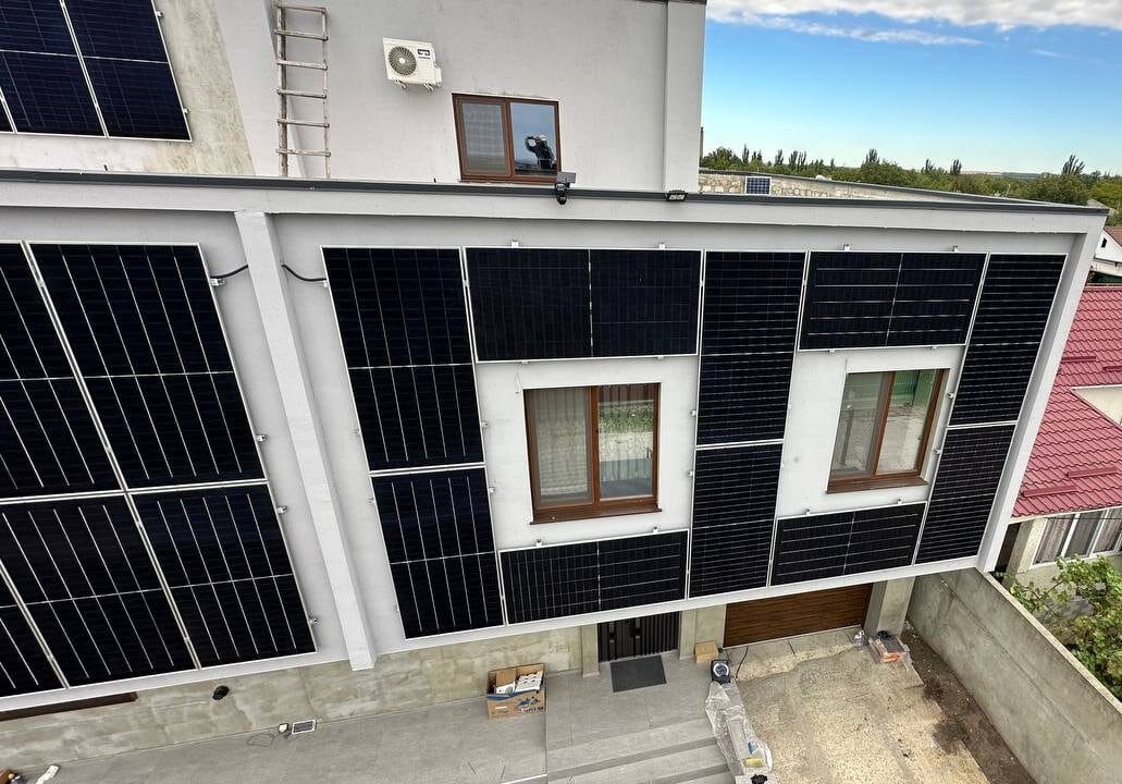 Panouri fotovoltaice și invertor performant 23kW Glodeni monitorizare în timp real