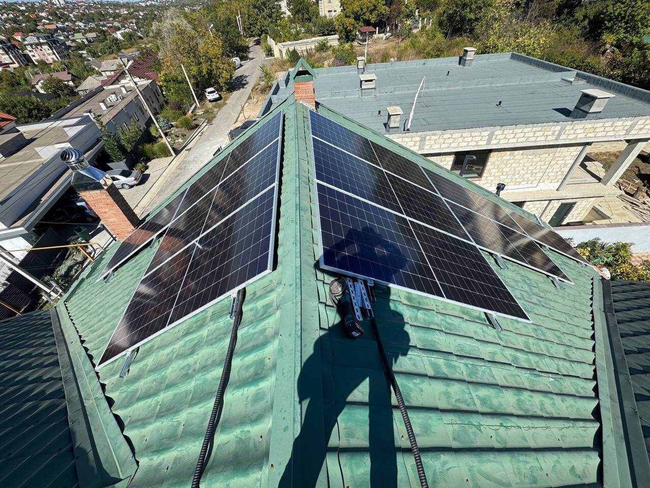 Invertor performant și panouri fotovoltaice 12kW Codru, monitorizare în timp real