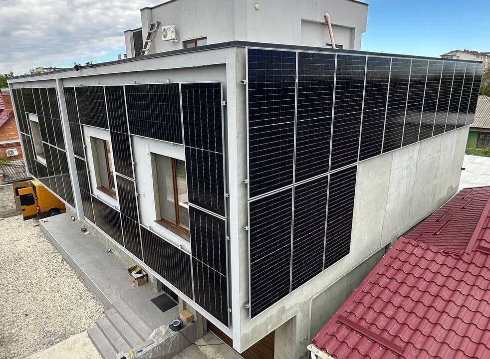 Panouri fotovoltaice și invertor performant 23kW Glodeni monitorizare în timp real