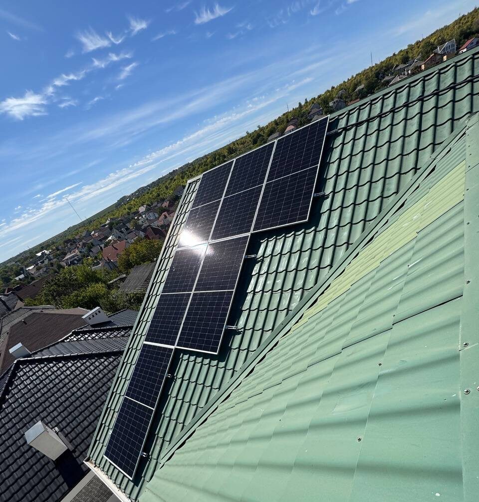 Invertor performant și panouri fotovoltaice 12kW Codru, monitorizare în timp real