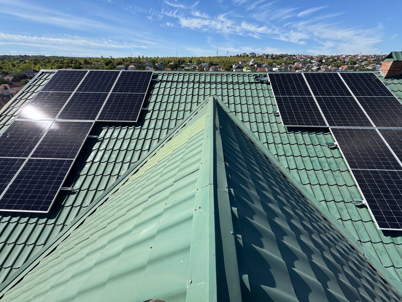 Invertor performant și panouri fotovoltaice 12kW Codru, monitorizare în timp real