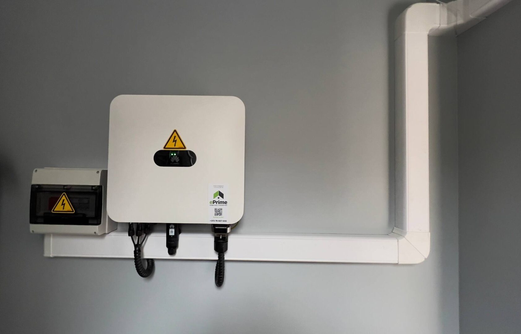 Panouri solare fotovoltaice monocristaline pentru independență energetică casă privată