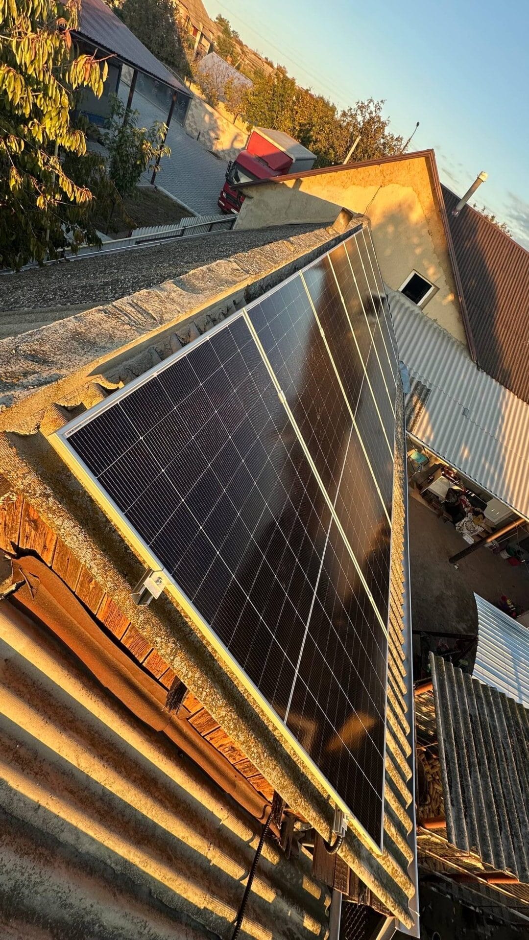 Stație fotovoltaică 12kW Colibași strada Libertății panouri solare ePrime