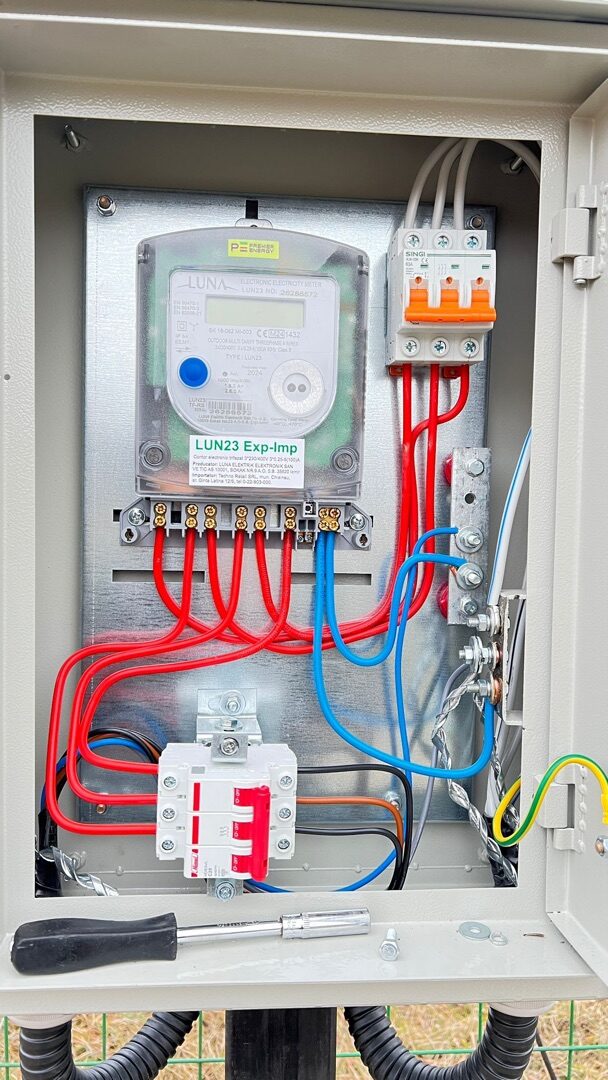 sistem-fotovoltaic-la-sol-cantemir-10kw
