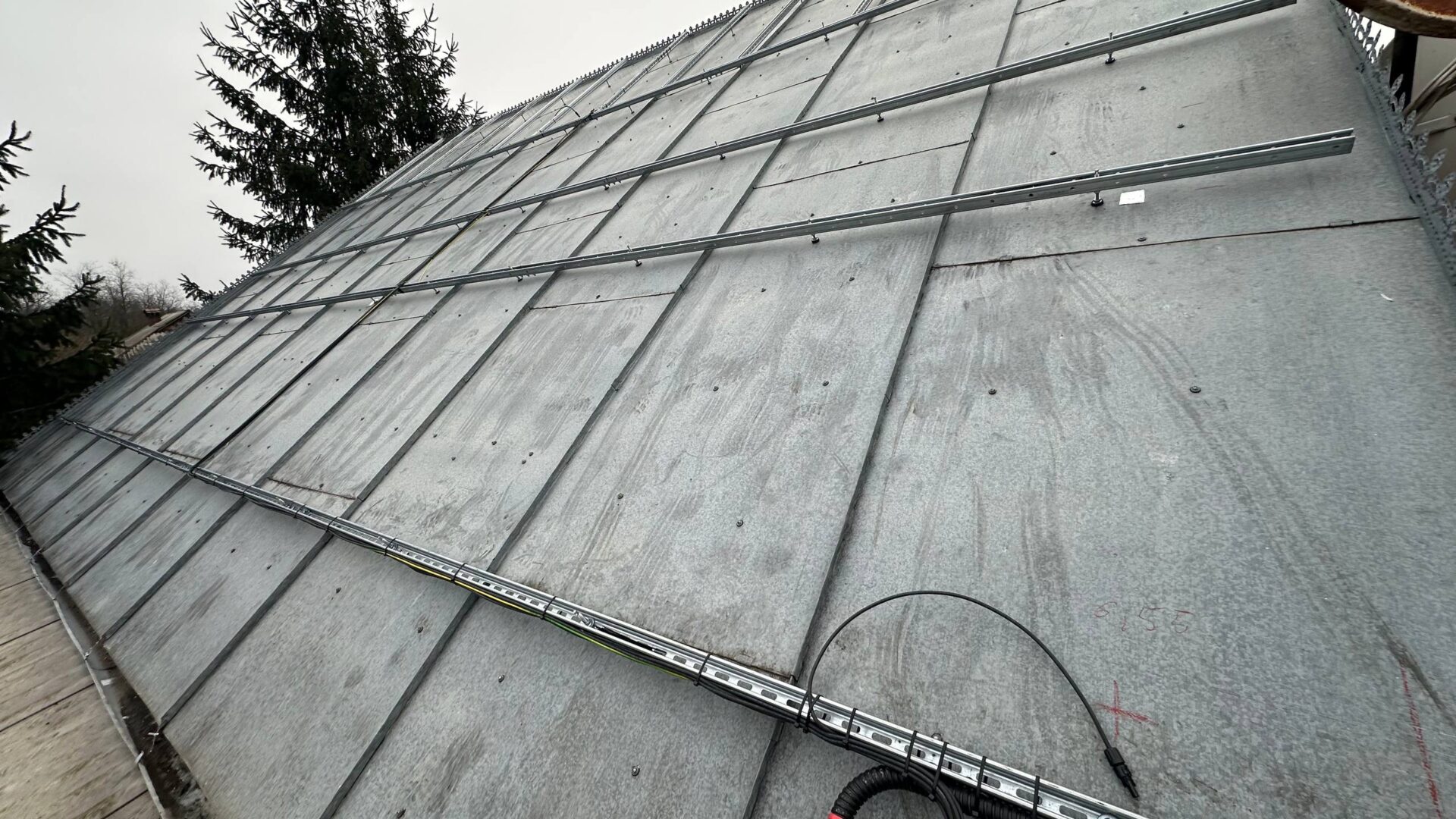 ePrime panouri-fotovoltaice-cu-acumulatori-mari