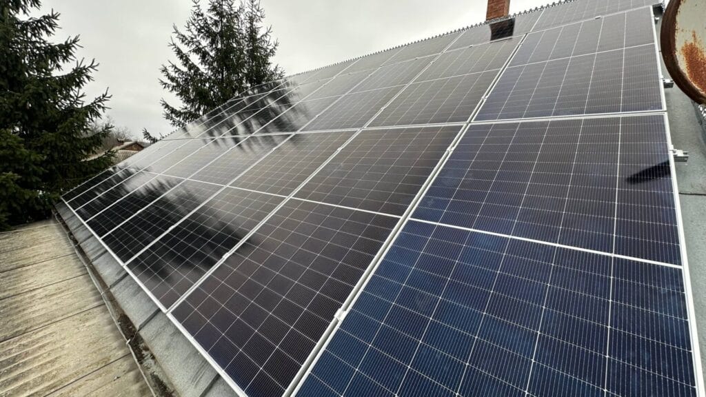 ePrime panouri-fotovoltaice-cu-acumulatori-mari