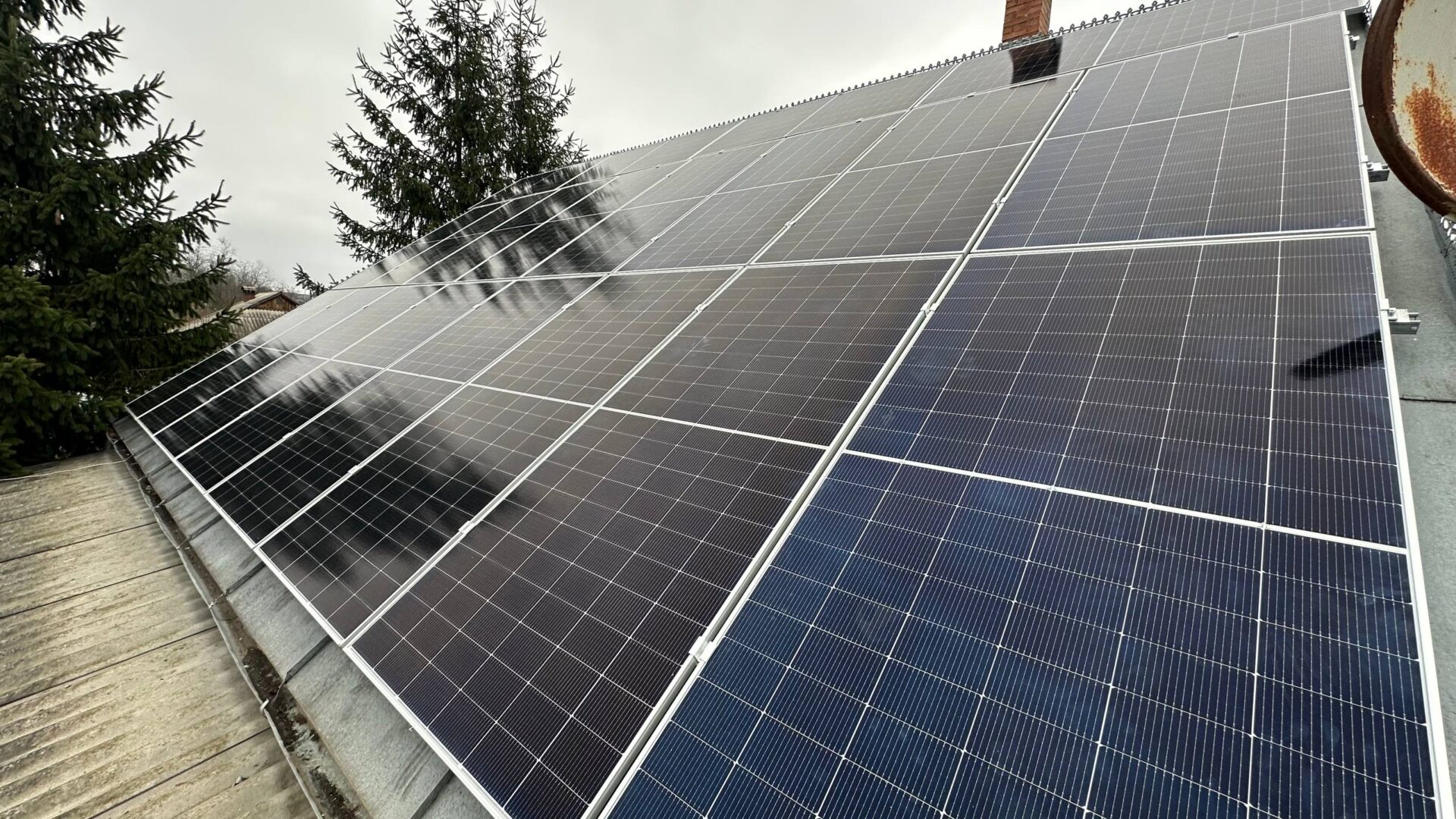 ePrime panouri-fotovoltaice-cu-acumulatori-mari