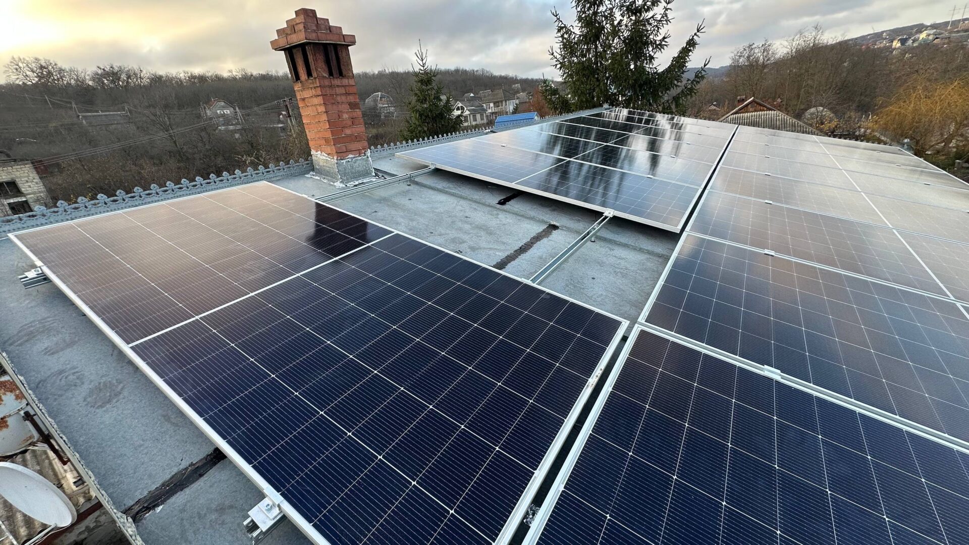 ePrime panouri-fotovoltaice-cu-acumulatori-mari