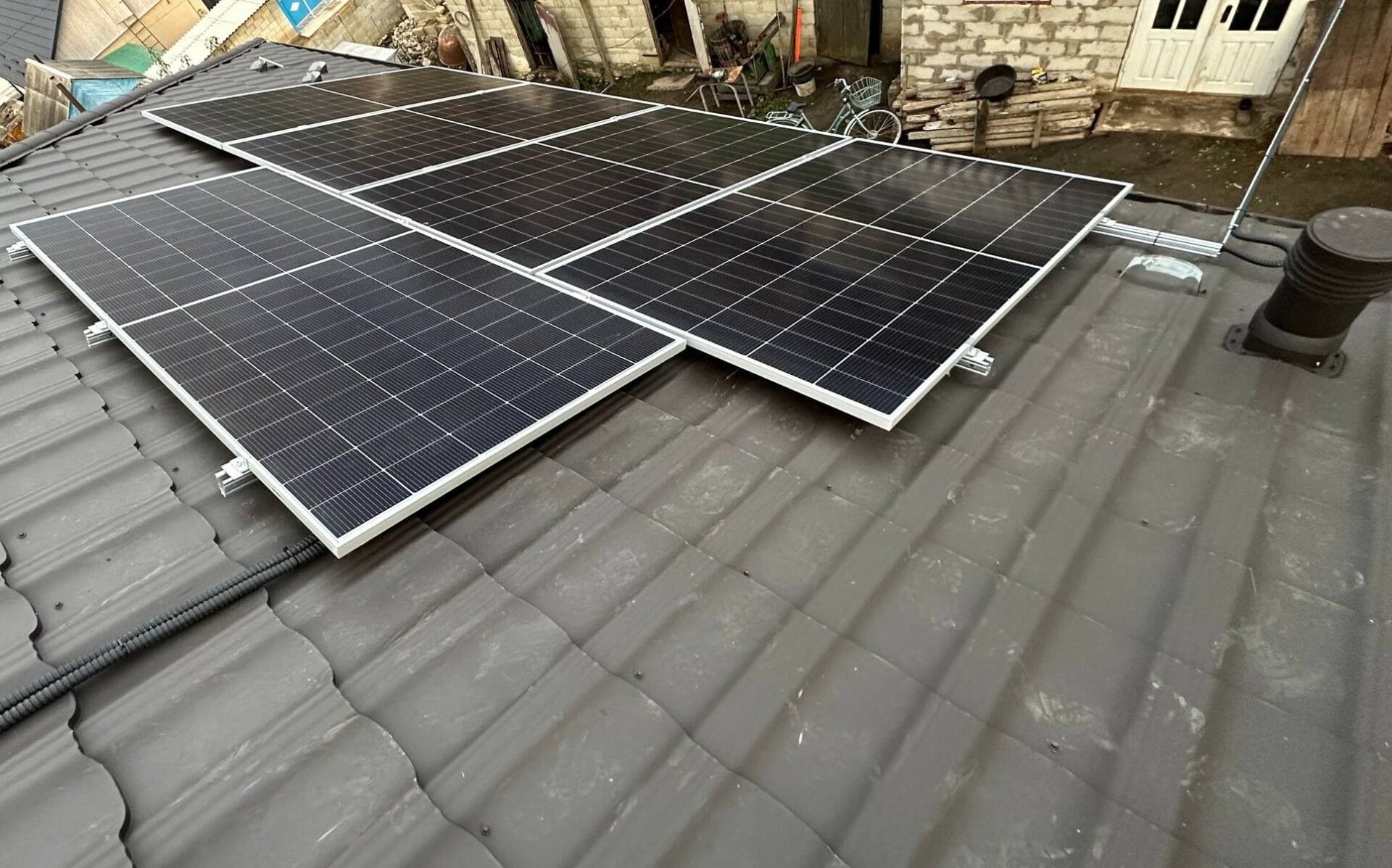 Proiect Fotovoltaic Hibrid 10kW Telenești | Montaj pe Ardezie și Țiglă | Eprime.md