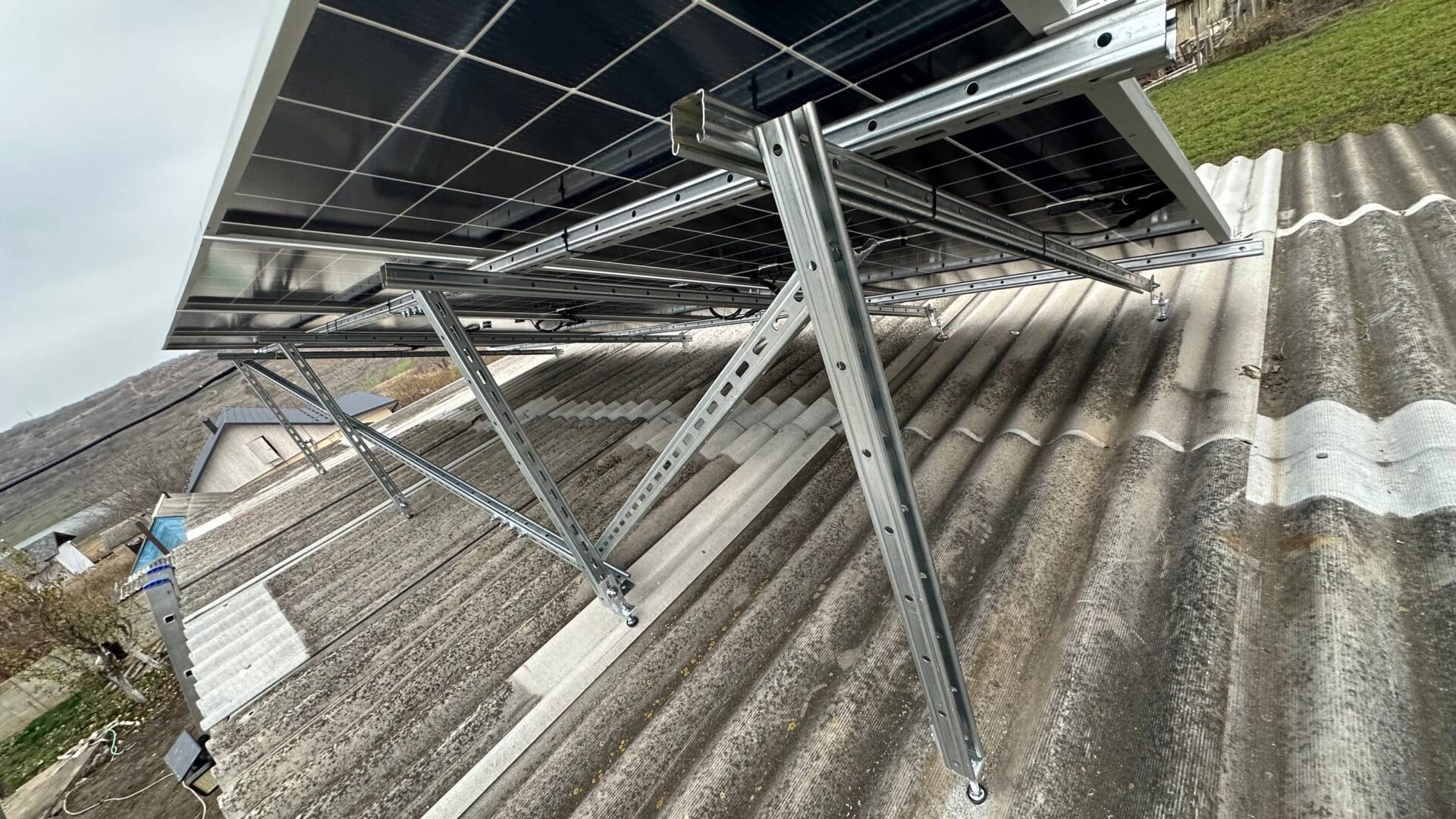 Proiect Fotovoltaic Hibrid 10kW Telenești | Montaj pe Ardezie și Țiglă | Eprime.md