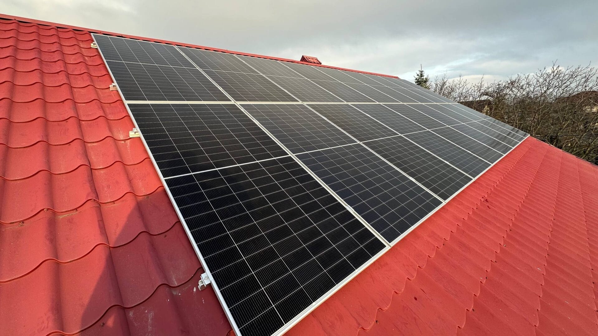 Centrală Fotovoltaică Rezidențială 11 kW – Independență Energetică și Eficiență Sporită