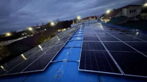 Centrală Fotovoltaică Comercială 52 kW – Soluție Industrială cu Echipament Huawei și Longi Solar