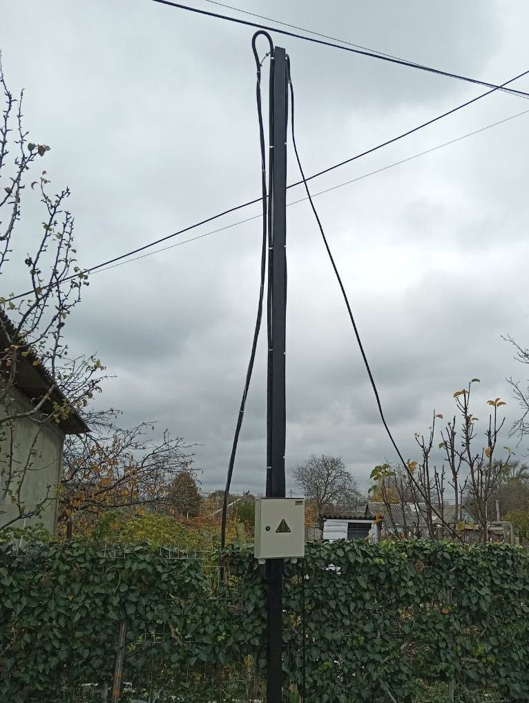 Conectare la rețea și protecție externă pentru sistem fotovoltaic.