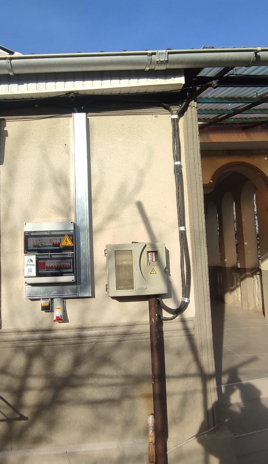 Invertor on-grid Deye 10kW montat la interior.