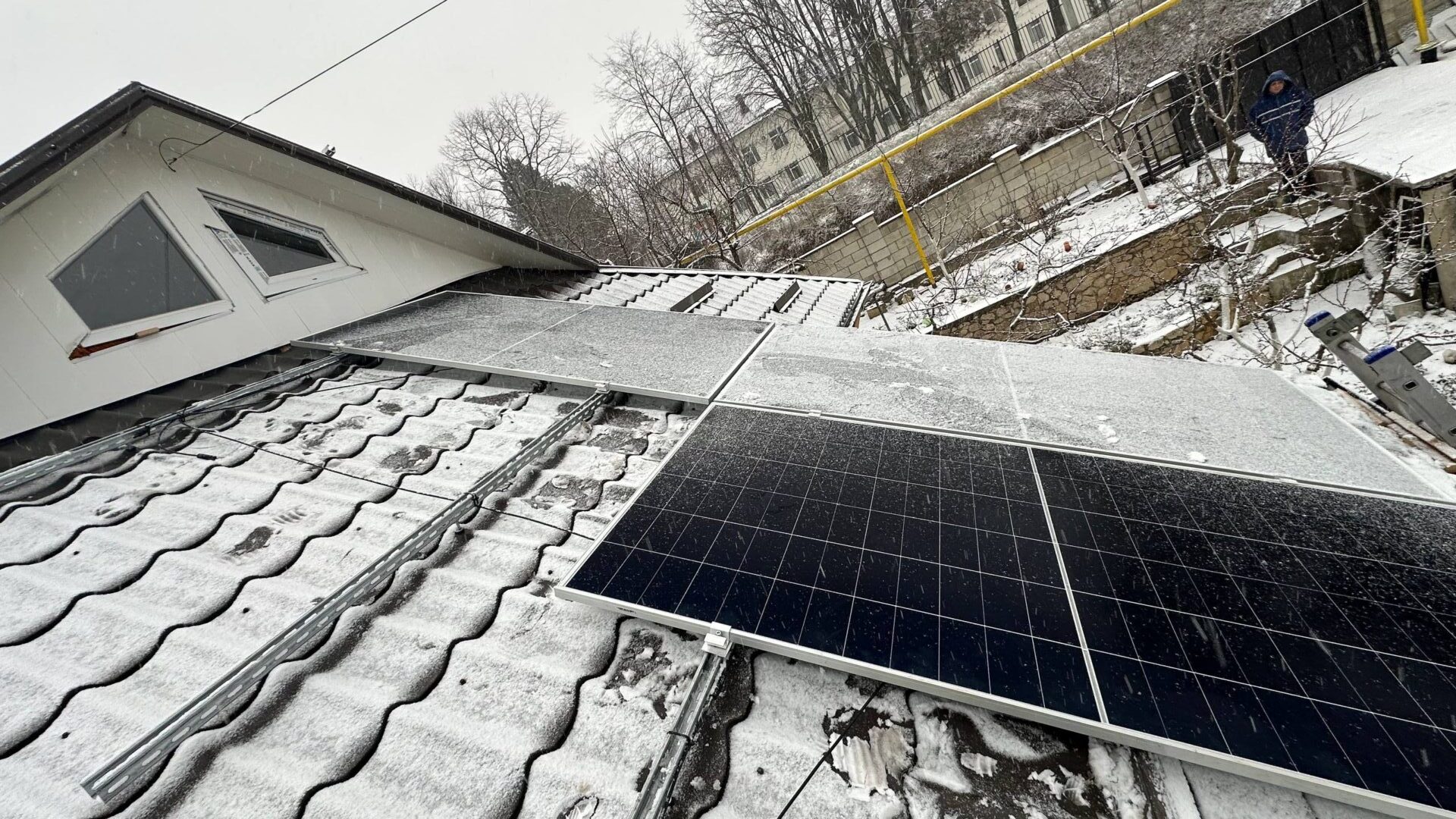 Sistem Fotovoltaic Hibrid 6.5 kW cu Stocare – Independență Energetică în Strășeni ePrime