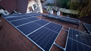 Independență Energetică la Cricova: Sistem Fotovoltaic Hibrid 11 kW