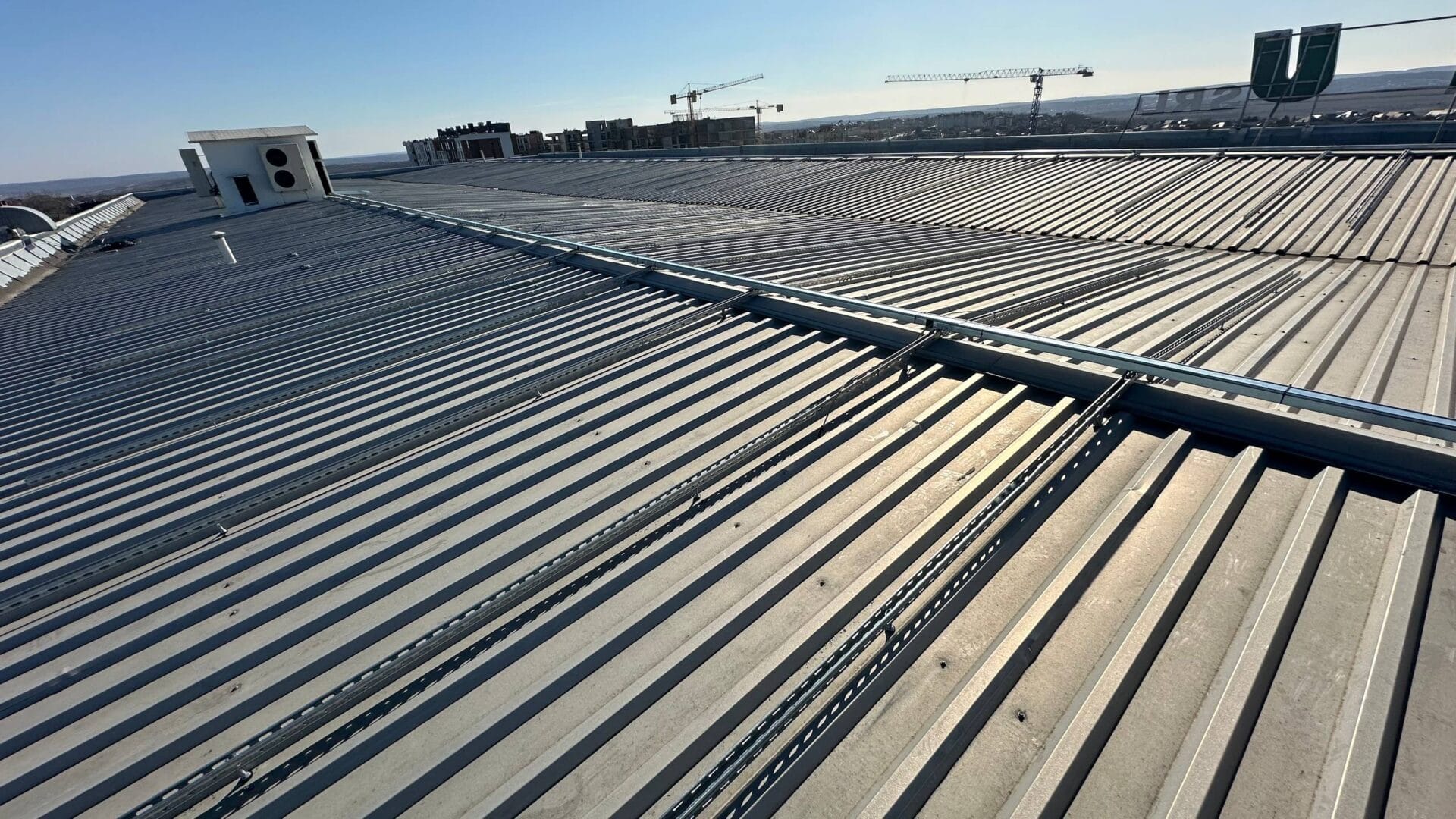 panouri fotovoltaice chisinau, statie solara 212 kw, fabrica de textile codru, panouri solare buiucani, E-Prime Moldova, instalare panouri B2B, energie verde