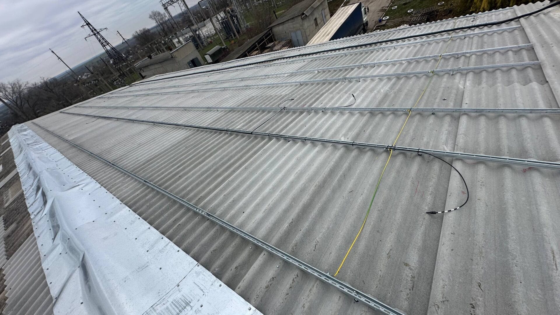 structura panouri solare, impamantare statie solara, cablu solar 6mm, siguranta la incendiu fotovoltaice, instalare E-Prime, statie on-grid comerciala