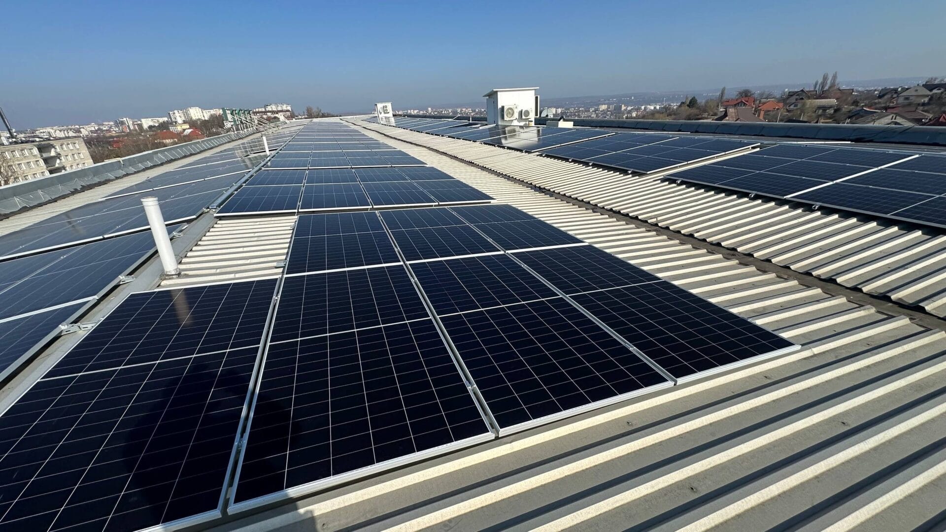 panouri fotovoltaice chisinau, statie solara 212 kw, fabrica de textile codru, panouri solare buiucani, E-Prime Moldova, instalare panouri B2B, energie verde