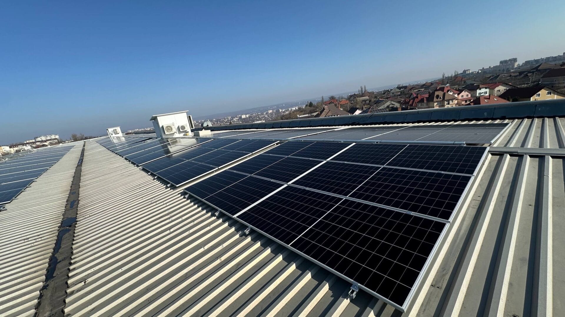 panouri fotovoltaice chisinau, statie solara 212 kw, fabrica de textile codru, panouri solare buiucani, E-Prime Moldova, instalare panouri B2B, energie verde