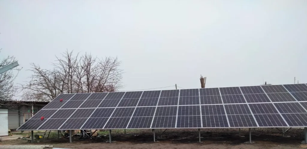 Montaj panouri fotovoltaice 20kWp pe acoperiș comercial în Drochia