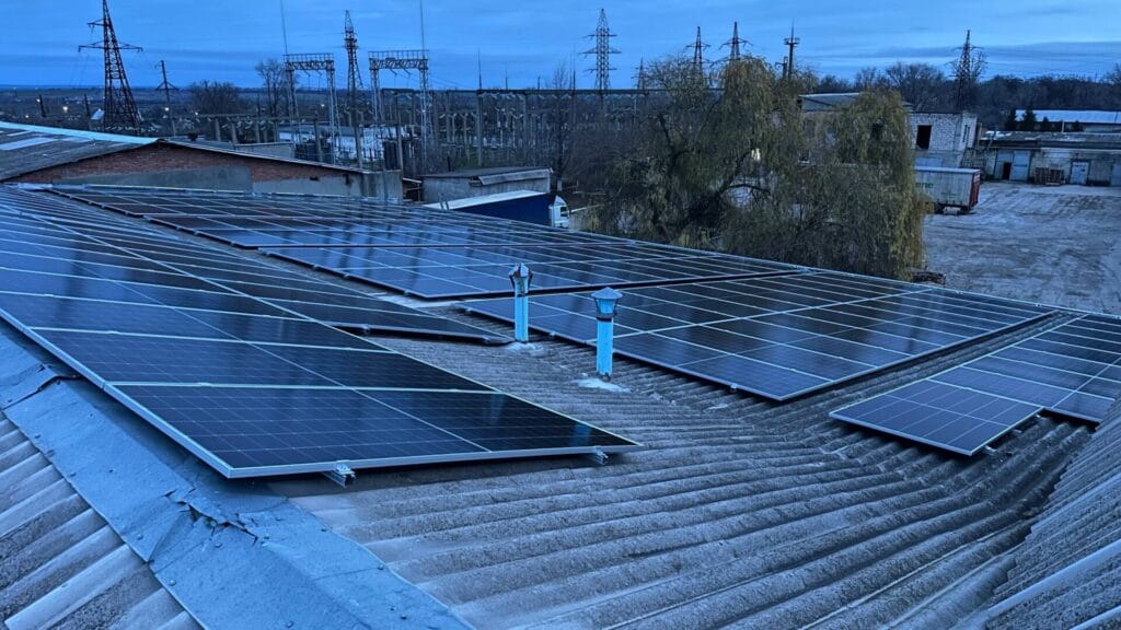 parcuri fotovoltaice, statie solara comerciala 170kw, panouri solare pret, E-Prime Moldova, instalare panouri solare B2B, energie verde, panouri fotovoltaice Varnița, panouri bifaciale Longi